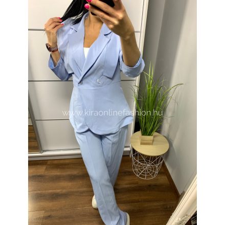 LIANA babakélkszett