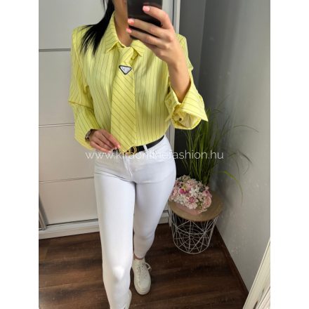 REA sárga felső nyakkendővel